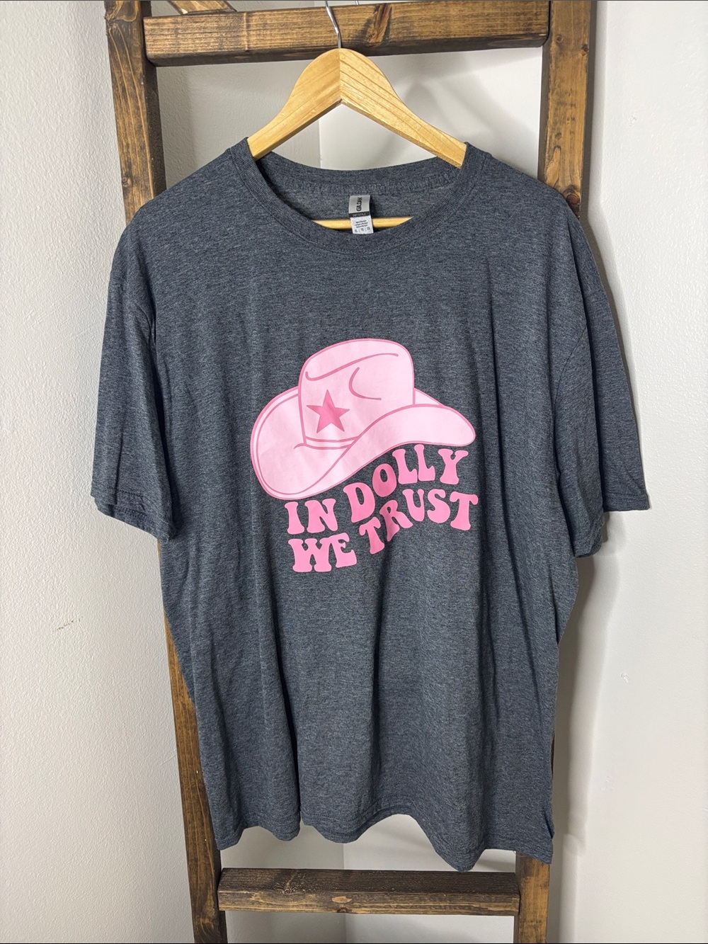 Gildan Charcoal Tee with Pink 'In Dolly We Trust' Graphic Size XL